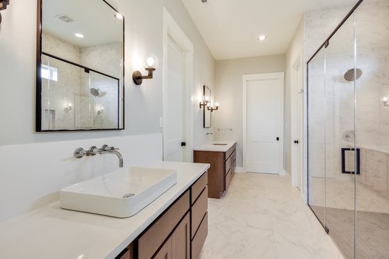 Interior - Master Bathroom for Craftsman House Plan #430-179 - 5 bed, 3.5 bath