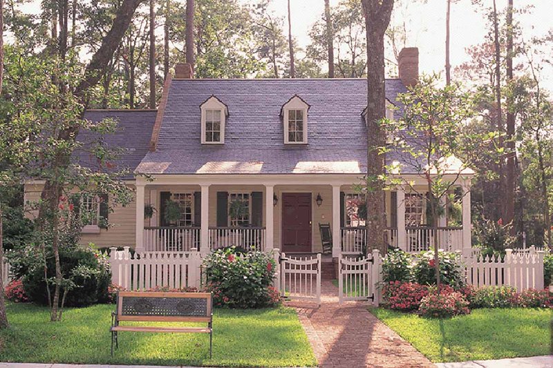 House Blueprint - Southern Exterior - Front Elevation Plan #137-140