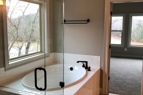 Interior - Master Bathroom 2 for Ranch House Plan #437-77 - 3 bed, 2.5 bath