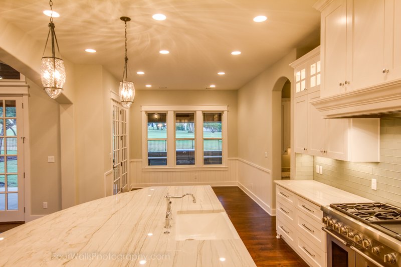 Dream House Plan - Interior - Kitchen 1 for Traditional House Plan #935-25 - 4 bed, 4.5 bath