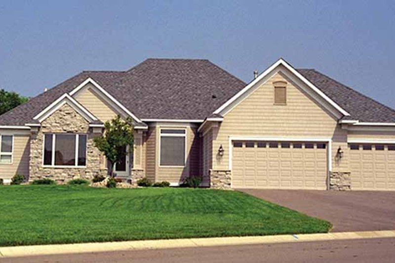 Dream House Plan - Traditional Exterior - Front Elevation Plan #51-788