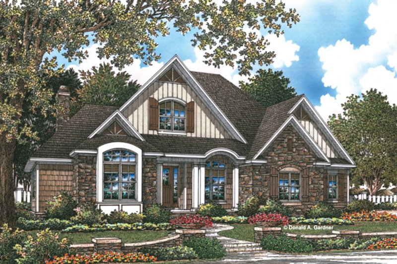 Dream House Plan - Craftsman Exterior - Front Elevation Plan #929-948