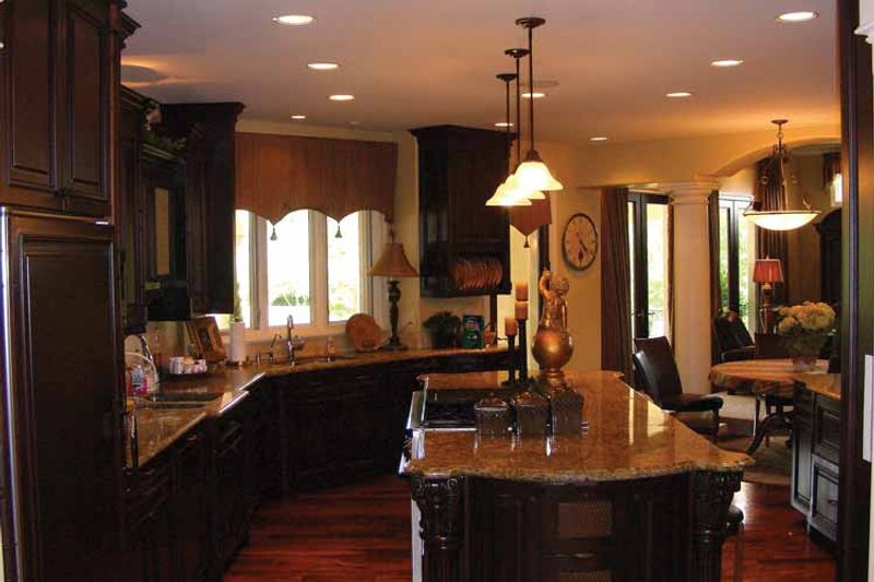 Dream House Plan - Interior - Kitchen for Mediterranean House Plan #937-17 - 5 bed, 5.5 bath
