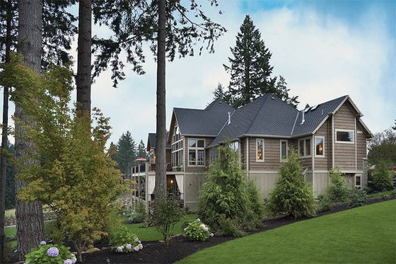 Front View - 5100 Square foot Craftsman home