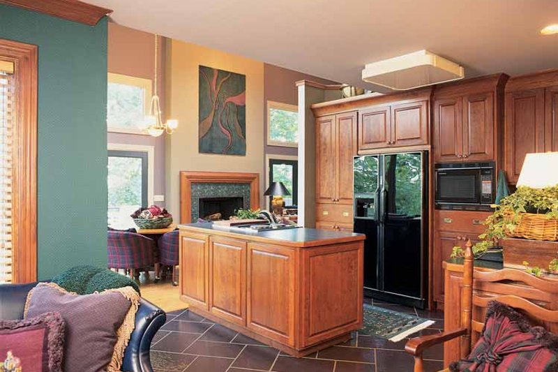 Dream House Plan - Interior - Kitchen for Contemporary House Plan #72-636 - 3 bed, 2.5 bath