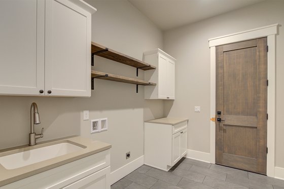 Interior - Laundry for Cottage House Plan #132-568 - 4 bed, 3.5 bath