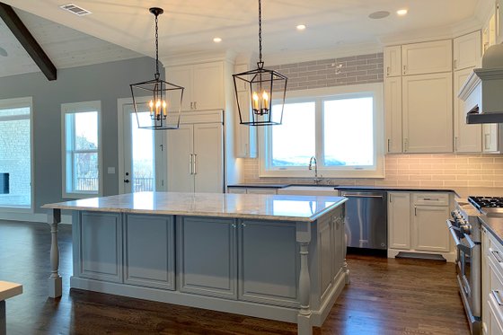 Interior - Kitchen 3 for Craftsman House Plan #437-96 - 4 bed, 4.5 bath