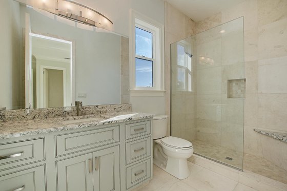 Interior - Bathroom for Mediterranean House Plan #548-14 - 4 bed, 4.5 bath