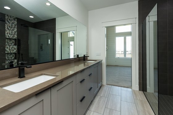 Interior - Master Bathroom for Ranch House Plan #70-1477 - 3 bed, 2 bath