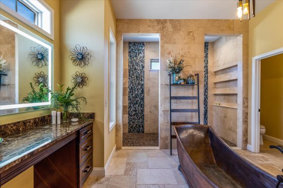 Interior - Master Bathroom for Craftsman House Plan #54-551 - 3 bed, 2.5 bath