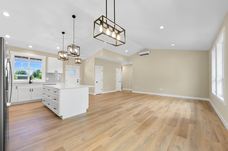 House Design - Interior - Family Room for Craftsman House Plan #1070-202 - 3 bed, 2 bath