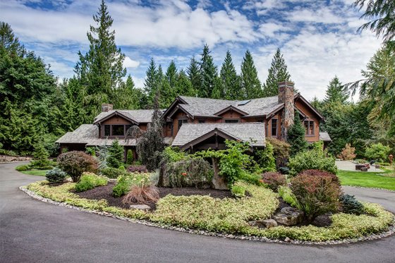 Photo 9 for Craftsman House Plan #132-179 - 5 bed, 4.5 bath