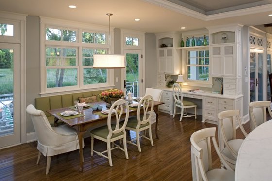 Interior - Family Room for Traditional House Plan #56-604 - 4 bed, 4 bath