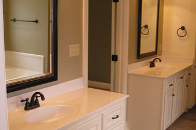 Dream House Plan - Interior - Master Bathroom for European House Plan #430-52 - 3 bed, 2 bath