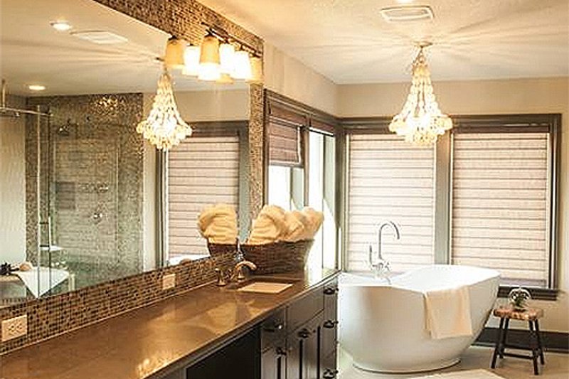 Home Plan - Master bathroom - 4000 square foot Craftsman home