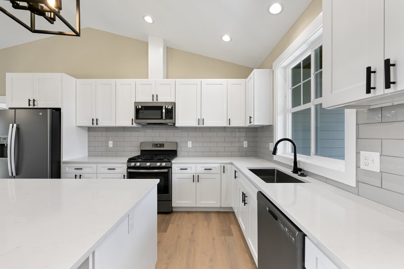 House Design - Interior - Kitchen 4 for Craftsman House Plan #1070-202 - 3 bed, 2 bath
