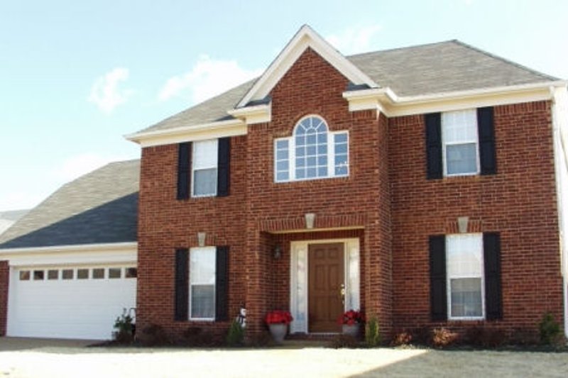 European Style House Plan - 4 Beds 2.5 Baths 2373 Sq/Ft Plan #81-13878