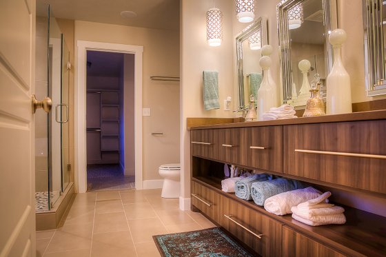 Interior - Master Bathroom for Contemporary House Plan #20-2205 - 4 bed, 2.5 bath
