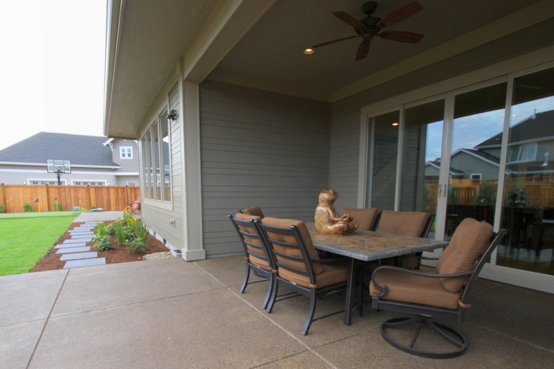 Dream House Plan - Exterior - Covered Porch for Prairie House Plan #124-969 - 4 bed, 3 bath