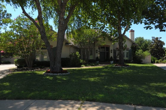 Exterior - Front Elevation for Traditional House Plan #65-215 - 4 bed, 3.5 bath