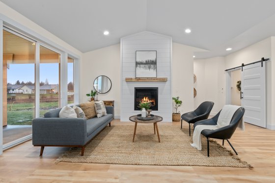 Interior - Family Room 1 for Farmhouse House Plan #1070-205 - 3 bed, 2 bath