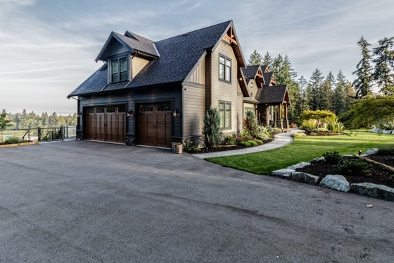 Photo 21 for Craftsman House Plan #1086-11 - 3 bed, 3.5 bath