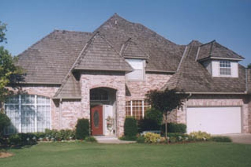 Dream House Plan - Traditional Exterior - Front Elevation Plan #52-132