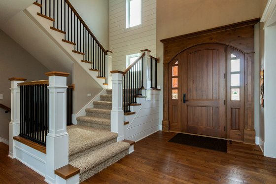 Interior - Entry for Craftsman House Plan #70-1471 - 5 bed, 4.5 bath