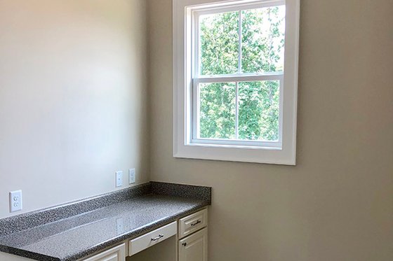 Interior - Laundry 2 for Farmhouse House Plan #437-92 - 4 bed, 4.5 bath