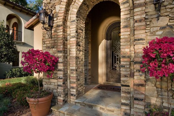 Interior - Entry for Mediterranean House Plan #135-166 - 4 bed, 3.5 bath