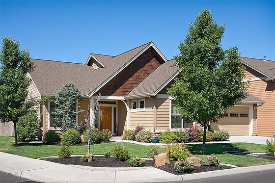 Front View - 2000 square foot Craftsman home