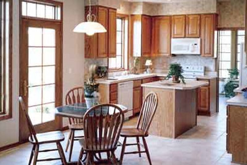 Dream House Plan - Photo 5 for Traditional House Plan #50-199 - 3 bed, 2.5 bath