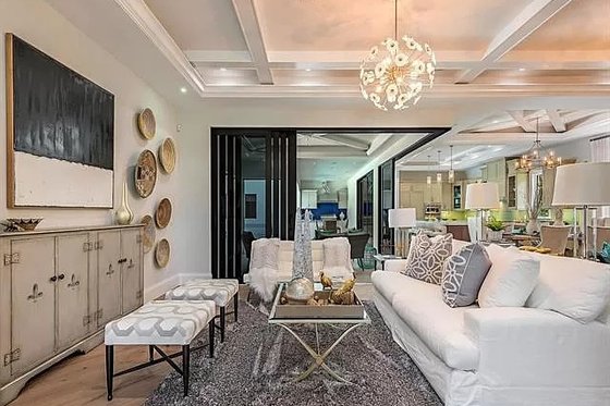 Interior - Family Room 1 for Bungalow House Plan #548-41 - 5 bed, 5.5 bath