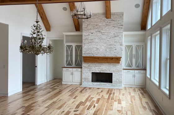 Interior - Family Room for Craftsman House Plan #437-128 - 3 bed, 3.5 bath