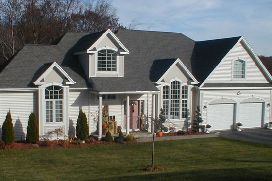 Exterior - Front Elevation for Traditional House Plan #75-134 - 4 bed, 2.5 bath