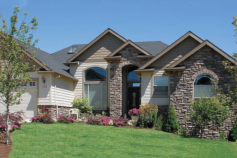 Home Plan - Front view - 2900 square foot Craftsman home