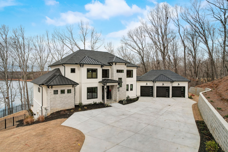 House Blueprint - Modern Exterior - Front Elevation Plan #437-133