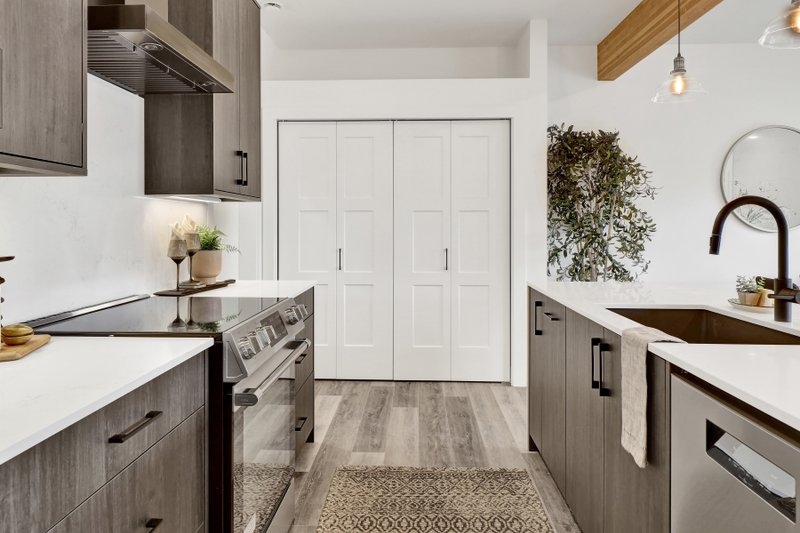 House Plan Design - Interior - Kitchen 7 for Contemporary House Plan #1070-235 - 3 bed, 2 bath