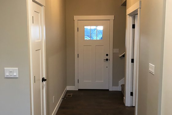 Interior - Entry for Craftsman House Plan #1070-46 - 3 bed, 2 bath