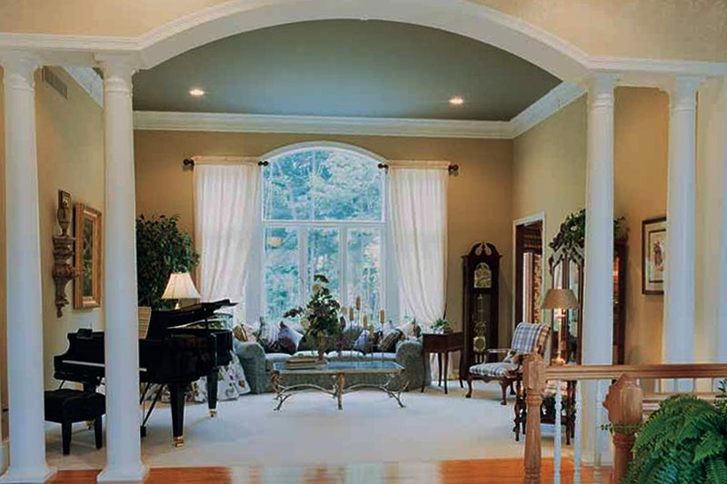 Home Plan - Interior - Family Room for Traditional House Plan #46-102 - 3 bed, 3 bath
