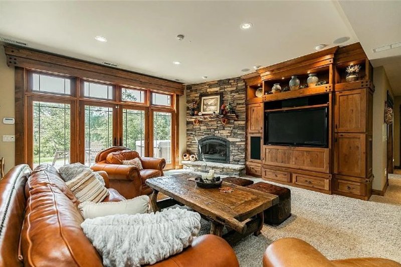 Home Plan - Interior - Family Room 3 for Cottage House Plan #70-1553 - 5 bed, 4.5 bath