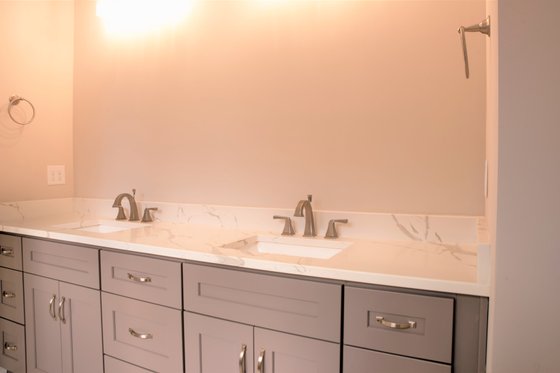 Farmhouse Plan 927-980 Primary Suite Bathroom Sinks