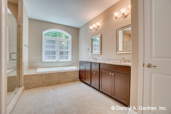 Interior - Master Bathroom for Traditional House Plan #929-980 - 4 bed, 4 bath
