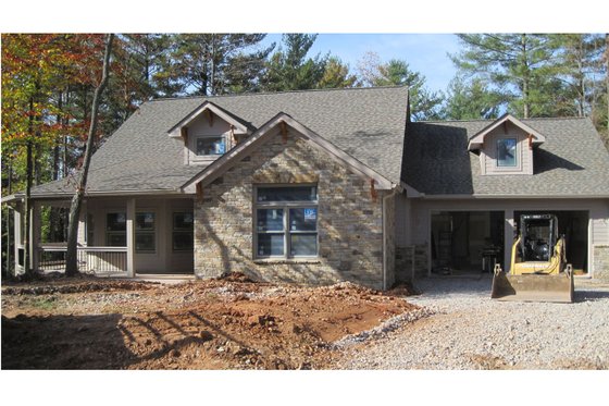 Photo 3 for Craftsman House Plan #124-628 - 3 bed, 2.5 bath