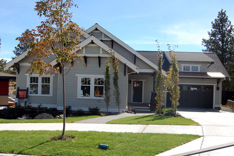 Dream House Plan - Exterior - Front Elevation for Craftsman House Plan #434-21 - 3 bed, 2 bath