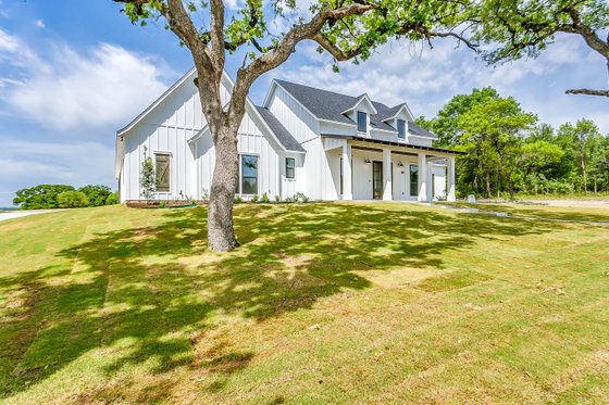 Exterior - Front Elevation for Farmhouse House Plan #1074-97 - 4 bed, 2.5 bath