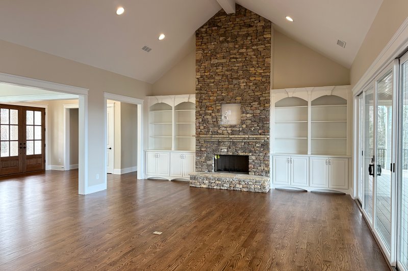 Architectural House Design - Interior - Family Room 1 for Craftsman House Plan #437-142 - 4 bed, 4.5 bath