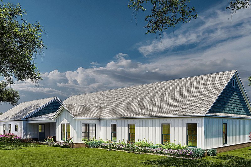 House Plan Design - Exterior - Rear Elevation for Traditional House Plan #923-212 - 4 bed, 4 bath