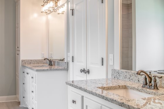 Interior - Master Bathroom 1 for Country House Plan #430-194 - 4 bed, 2 bath