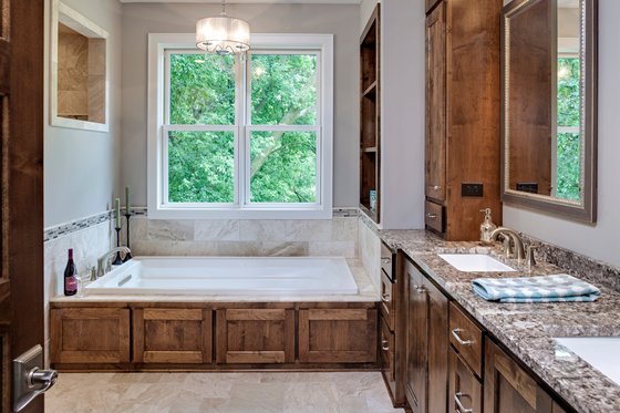 Interior - Master Bathroom for Craftsman House Plan #51-581 - 3 bed, 3 bath